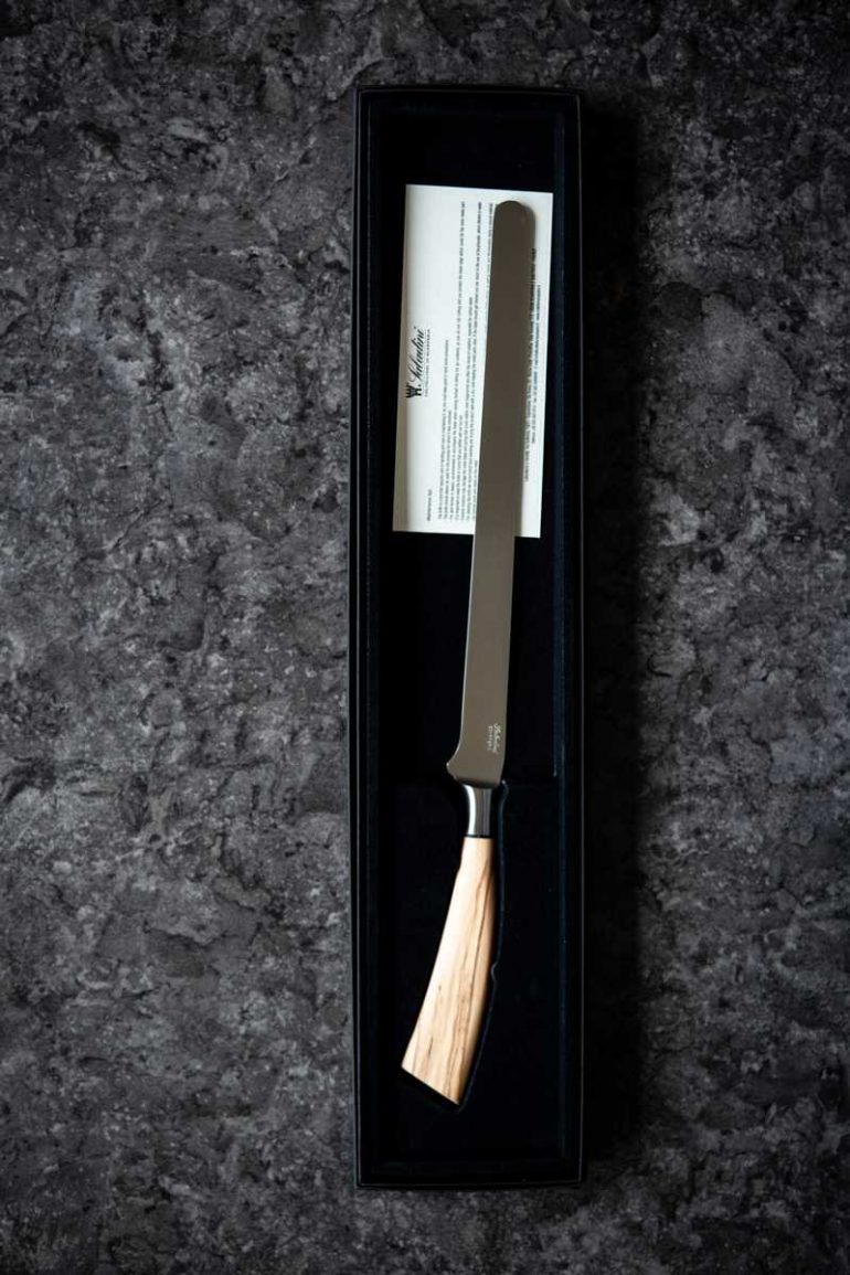 coltello da prosciutto con manico in legno di olivo 2